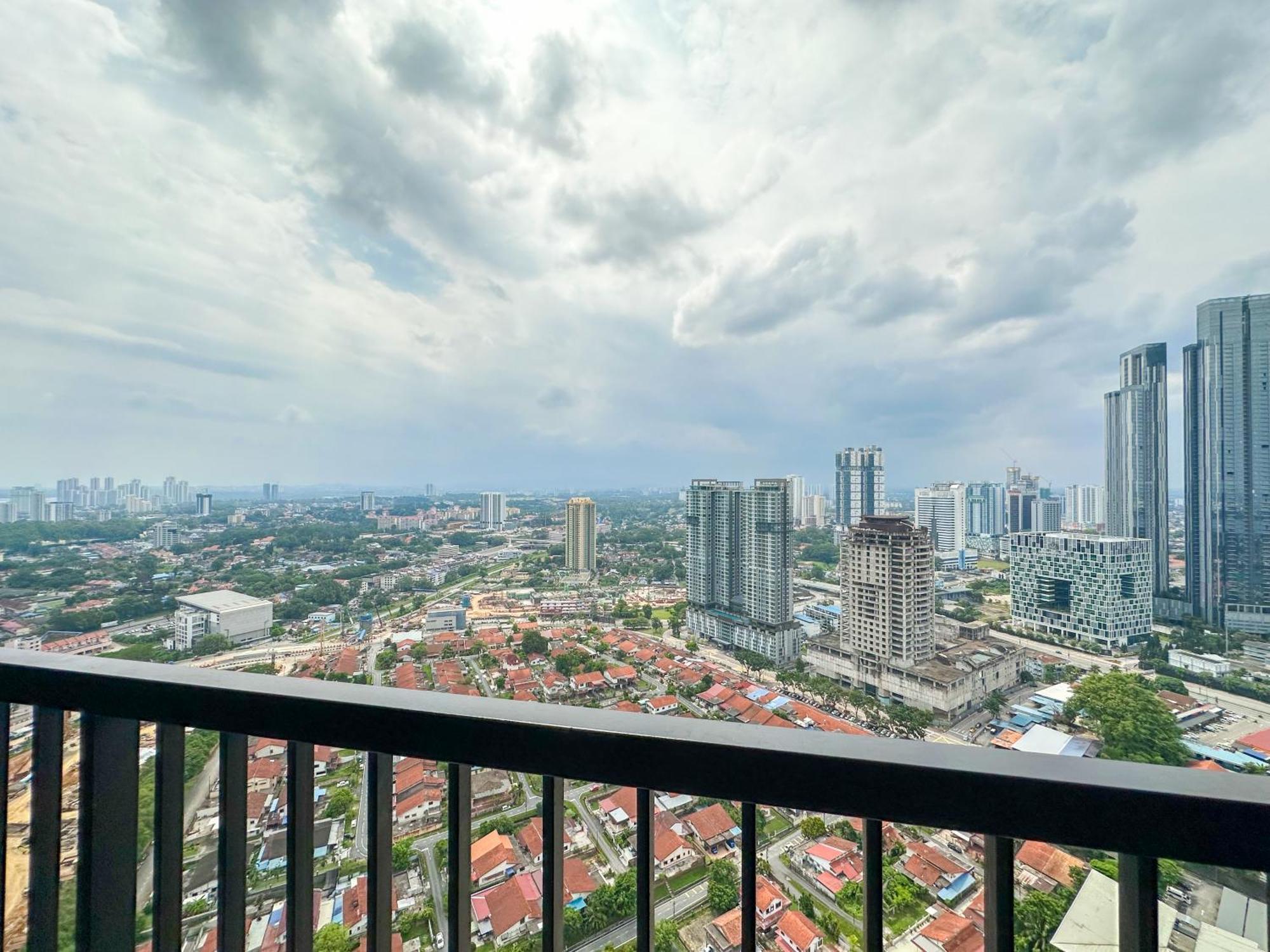 Twin Tower Residence By Nest Home【5 Mins Walk To Ciq】 Johor Bahru Exteriör bild